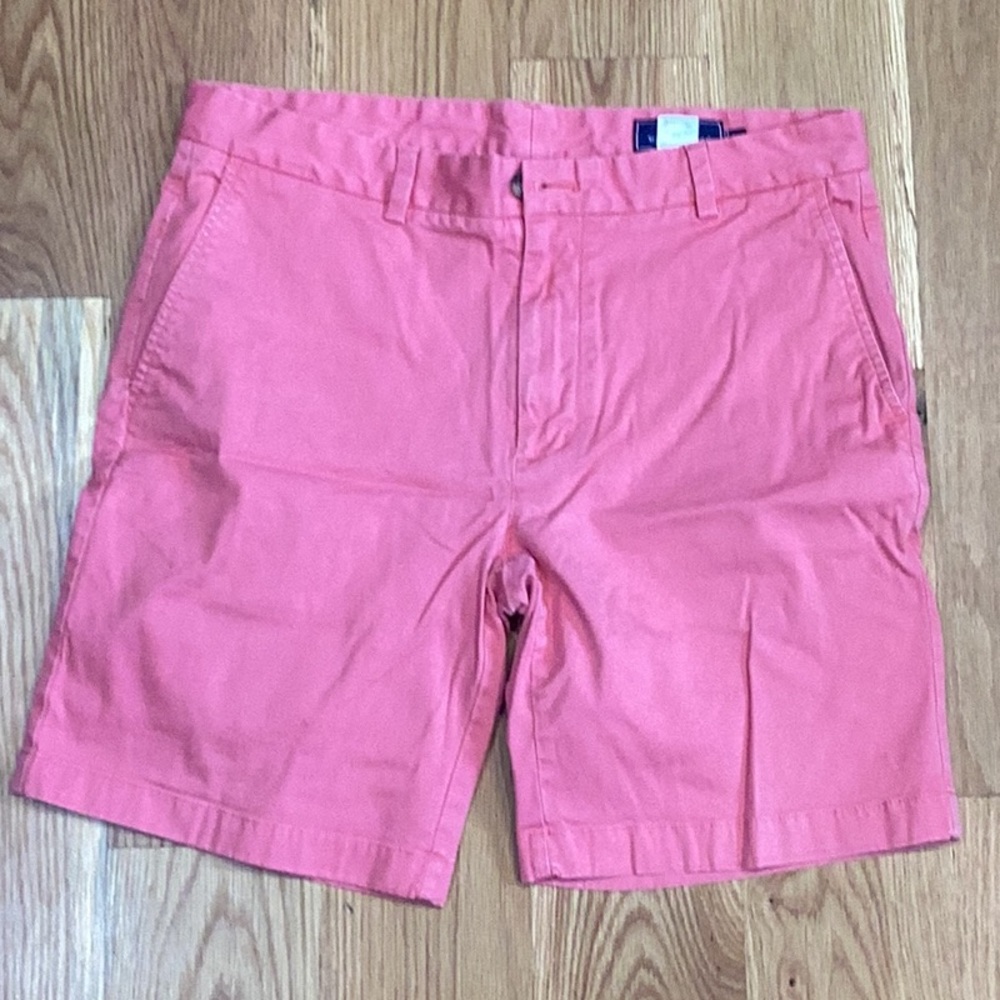 Men’s Vinyard Vines shorts, size 34